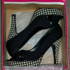 Gingham high heels size 9